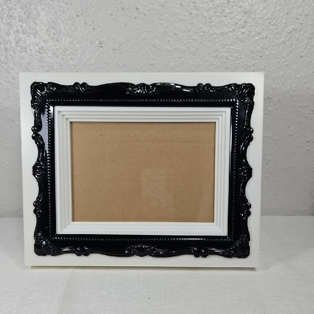 Elegant Black and White Plastic Picture Frame
